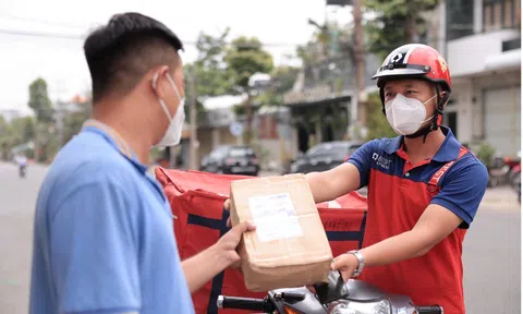 Hỗ trợ tức thời chỉ trong “một chạm” từ tính năng livechat BEST Express