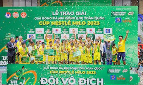 Nestlé MILO trao tặng 16 suất học bổng “Có chí thì nên” tại  Giải bóng đá Nhi đồng (U11) toàn quốc - Cúp Nestlé MILO 2023