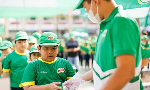 Kỷ lục kép được xác lập cho “Chương trình đồng diễn bài thể dục giữa giờ của 11.032 học sinh